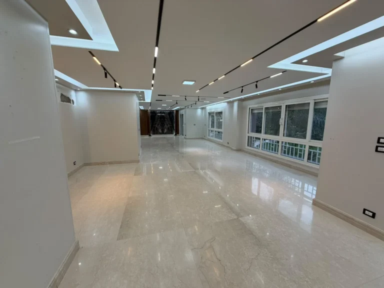 أكبر شقة في مدينتي East Hub مساحة 400م | دور أول كامل بحري